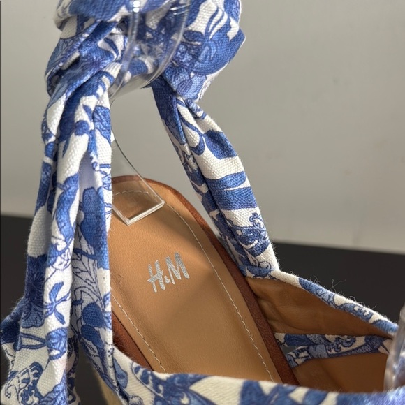 H&M Elegant Blue Patterned Wedge Sandals Sz 37/6.5 - Picture 7 of 14